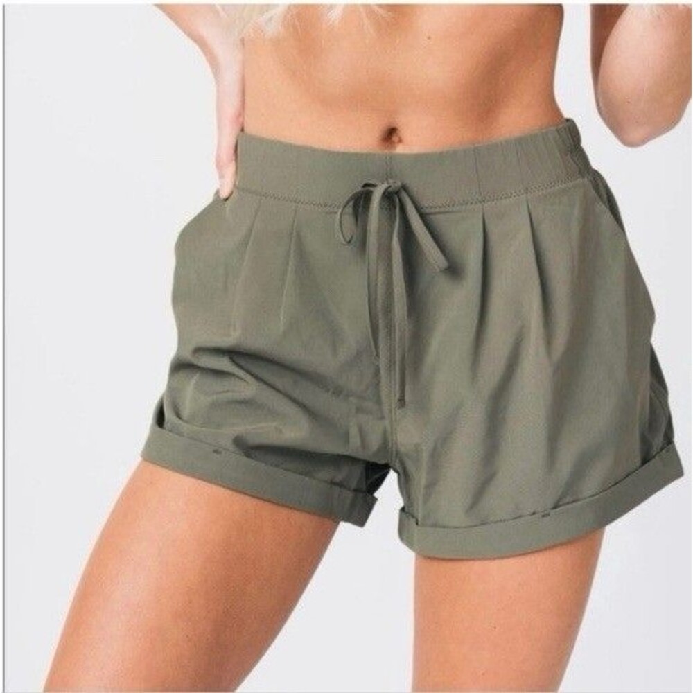 Zyia Active Olive Summer Shorts Sz XS Cuffed Casual Pockets Lined
